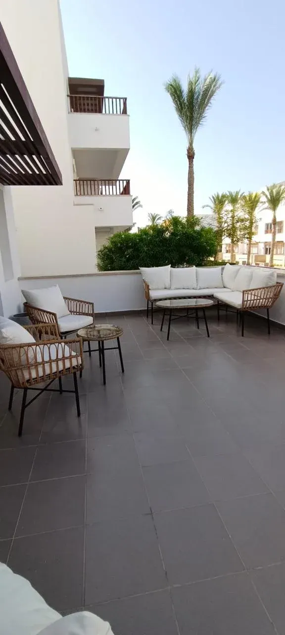 C07 Beachtown 4 Bedroom + Maid's Room Townvilla, photo 4