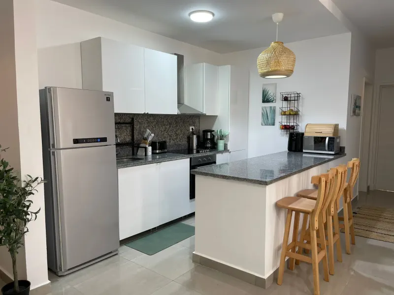 C08-F01 Beachtown 2 Bedroom Apartment — photo 6