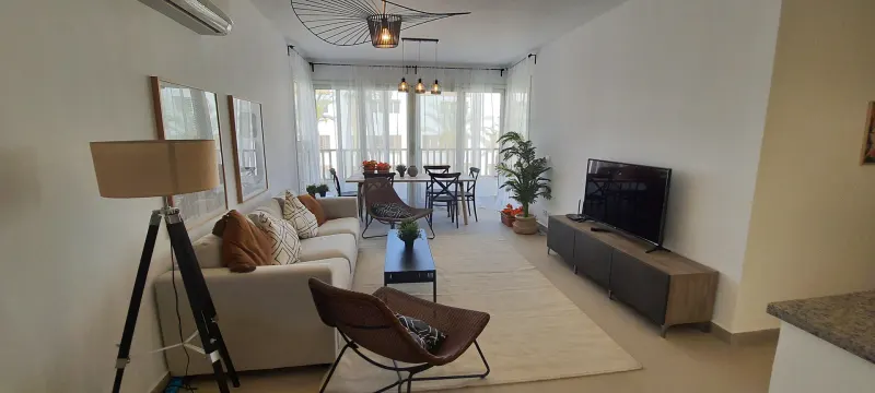 C08-F04 Beachtown 2 Bedroom Apartment — photo 3