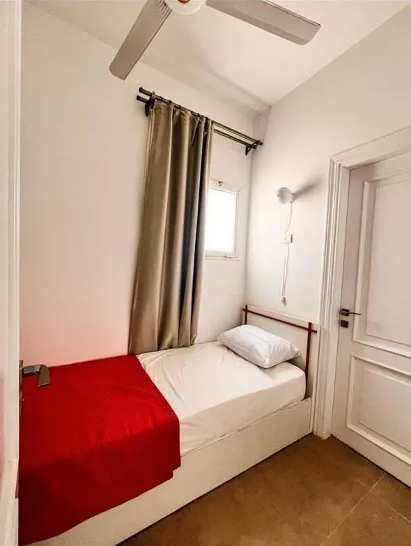 E01-F Residences 2 Bedroom + Maid's Room Chalet, photo 5