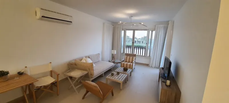 E02-S03 Beachtown 2 Bedroom Apartment, photo 2