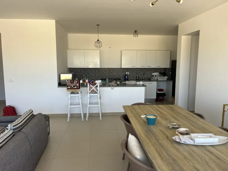 E02-S05 Beachtown 2 Bedroom + Maid's Room Apartment, photo 3