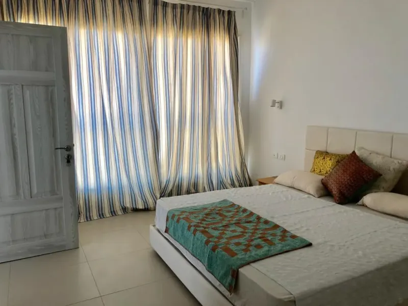 E32-F Residences 3 Bedroom + Maid's Room Chalet, photo 6