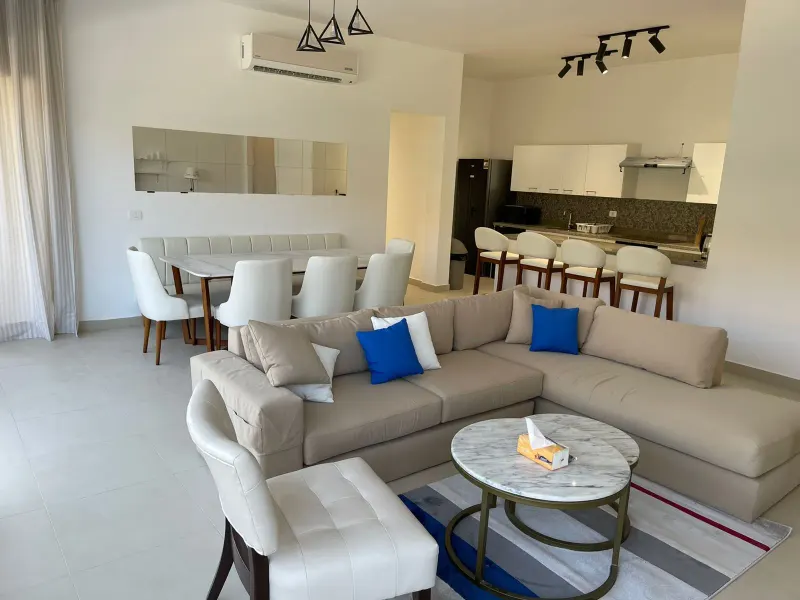 F02-G03 Beachtown 2 Bedroom + Maid's Room Apartment, photo 4