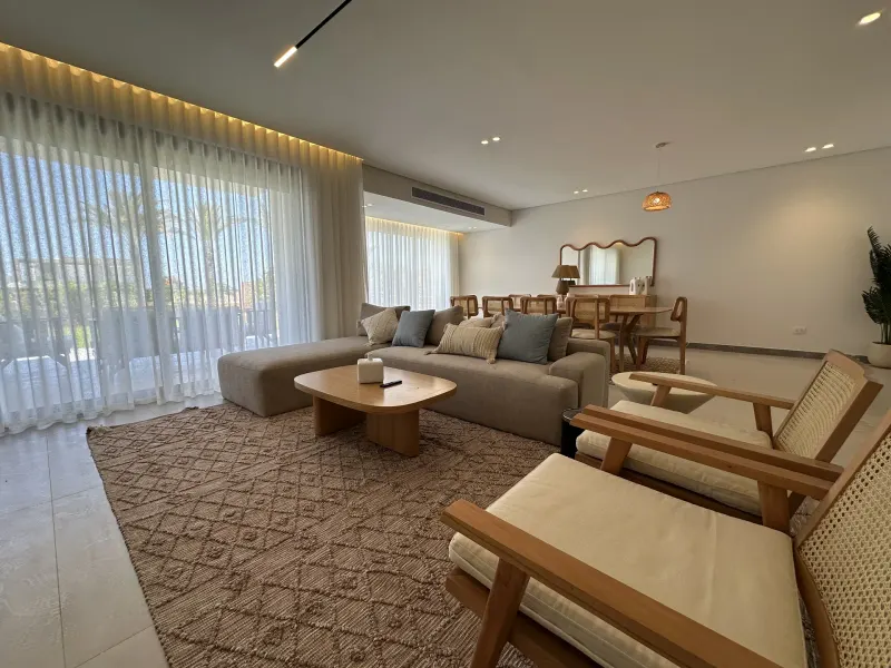 G67 Selection 5 Bedroom Town Villa