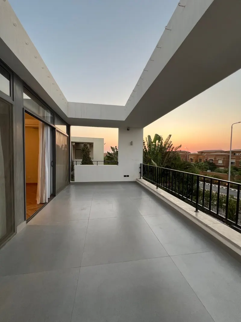 Timber Pergola and Sunset Terrace — 4-Bedroom Villa, Sheikh Zayed, photo 4