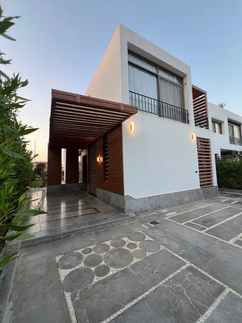 Timber Pergola and Sunset Terrace — 4-Bedroom Villa, Sheikh Zayed, photo 6