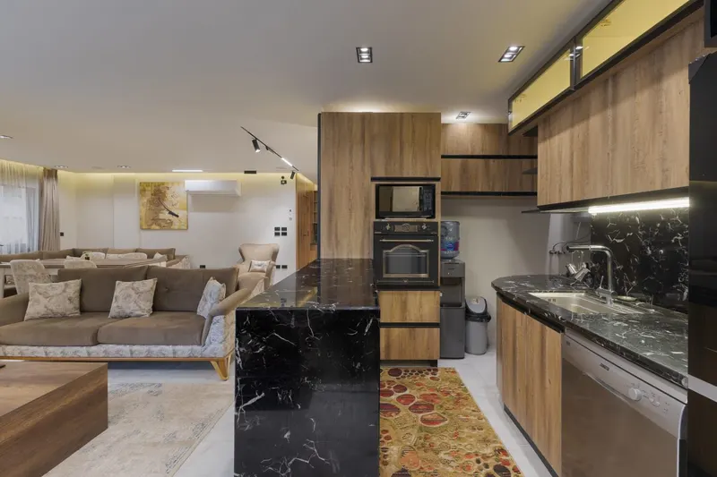 Black Marble and Slatted Oak Lounge — 2-Bedroom Apartment, New Cairo, photo 7