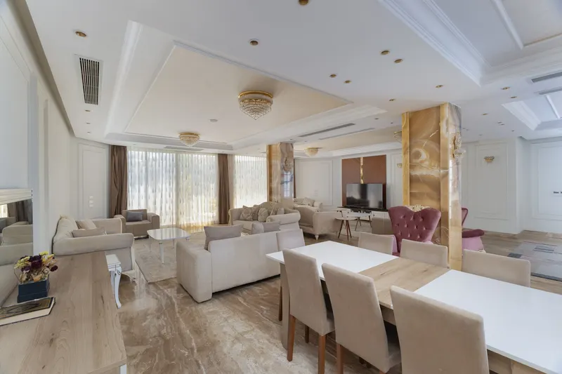 Onyx Pillars and Pergola Garden — 4-Bedroom Villa, Sheikh Zayed, photo 5
