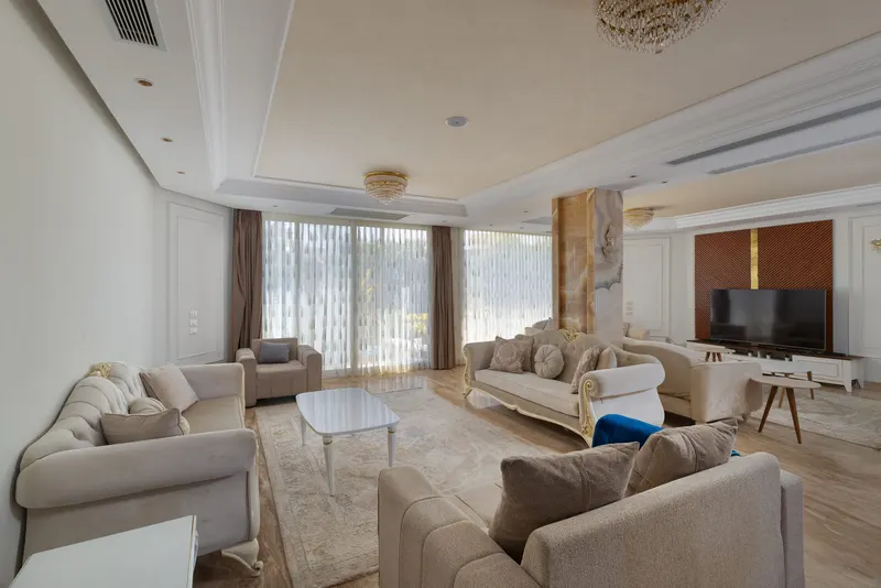 Onyx Pillars and Pergola Garden — 4-Bedroom Villa, Sheikh Zayed, photo 3