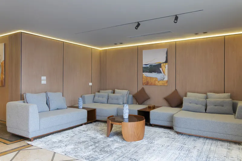 Glass-Railed Nile Balcony — 4-Bedroom Apartment, Manial, photo 6