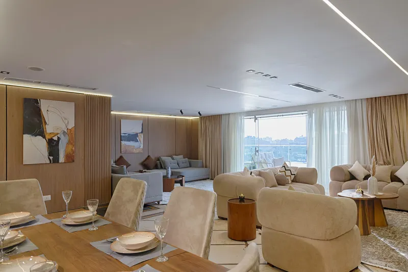 Glass-Railed Nile Balcony — 4-Bedroom Apartment, Manial, photo 3
