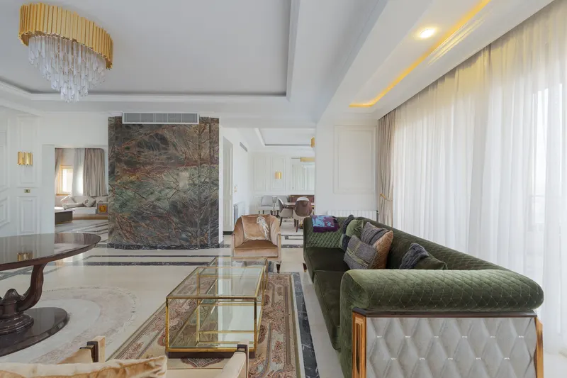 Green Velvet and Gold Chandeliers — 6-Bedroom Villa, Sheikh Zayed, photo 2
