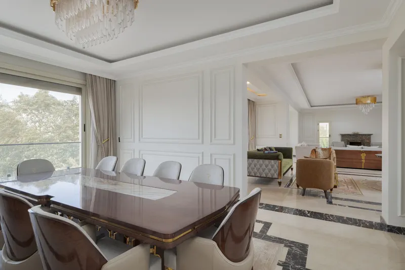 Green Velvet and Gold Chandeliers — 6-Bedroom Villa, Sheikh Zayed, photo 7