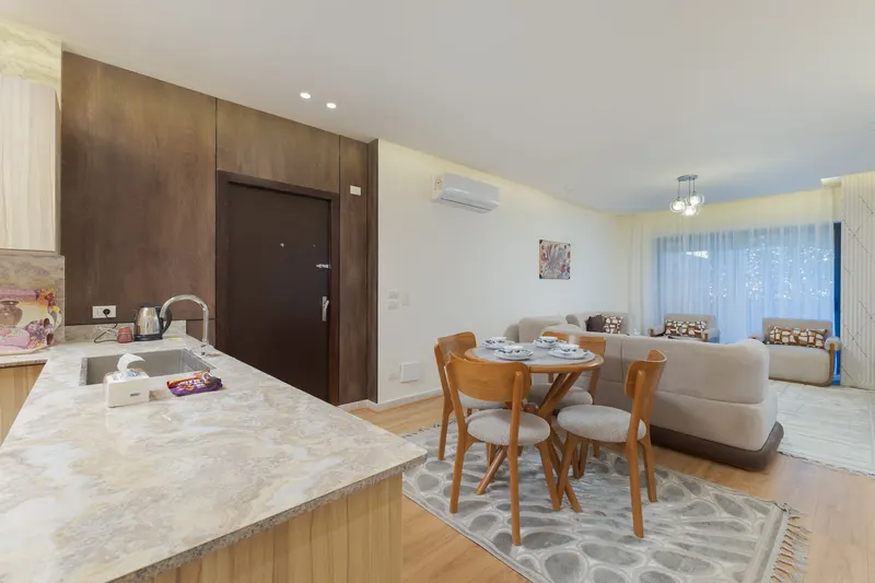 Glass-Door Bedrooms on the Lawn — 2-Bedroom Apartment, New Cairo, photo 5