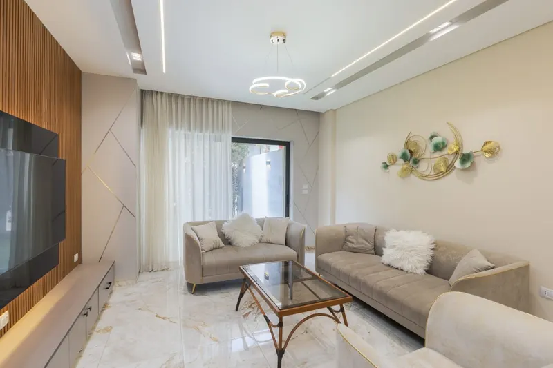 Garden Terrace with Outdoor Counter — 2-Bedroom Apartment, New Cairo, photo 4
