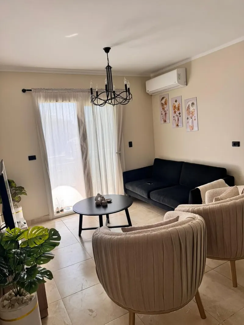 Green-View Balcony Flat — 2-Bedroom Apartment, Madinaty, photo 2