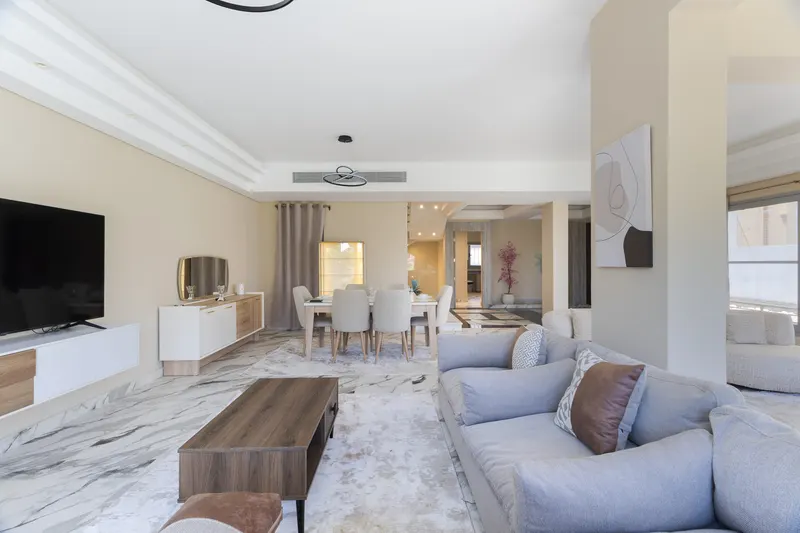 Veined Marble and Lawn-Side Lounge — 4-Bedroom Villa, Sheikh Zayed, photo 8