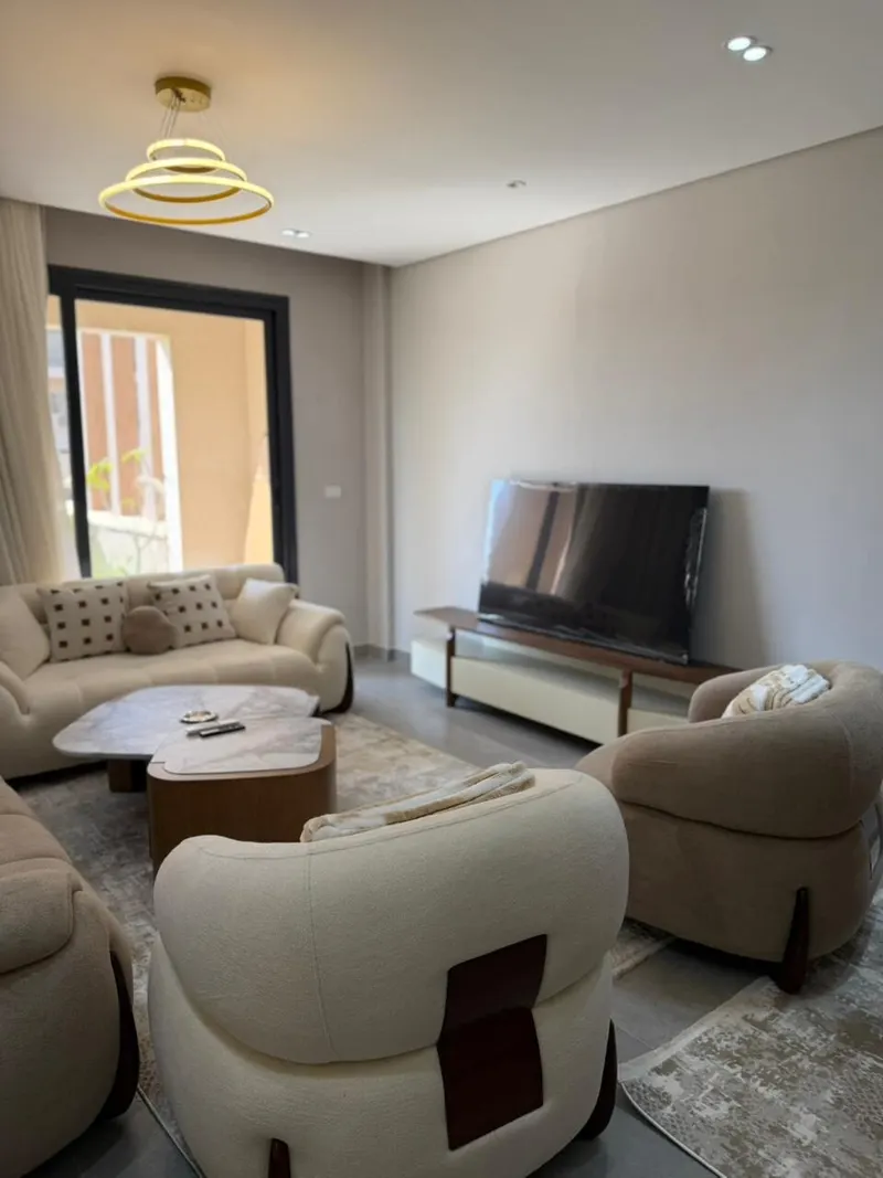 Gold Halo Lights and Garden Doors — 2-Bedroom Apartment, Sheikh Zayed, photo 3