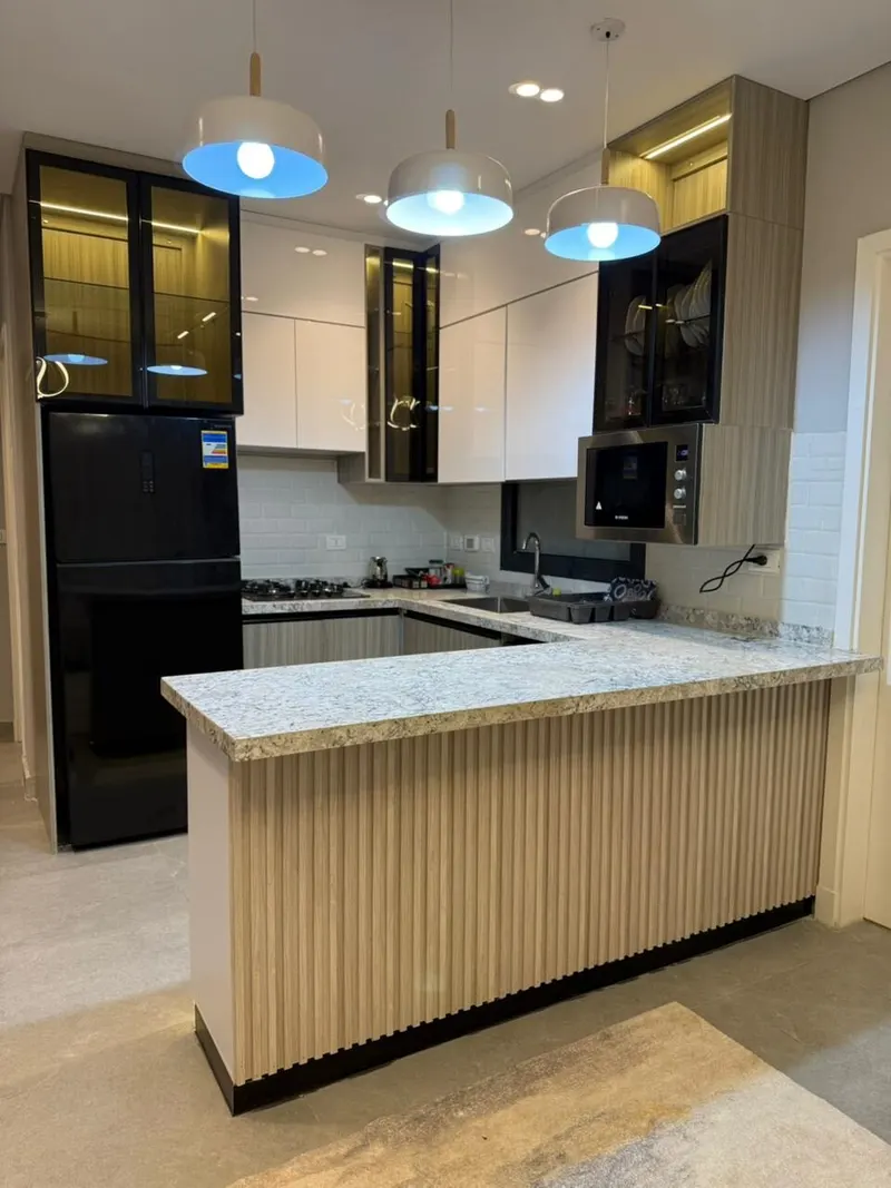 Warm Oak Suite with Balcony — 1-Bedroom Apartment, Sheikh Zayed, photo 6