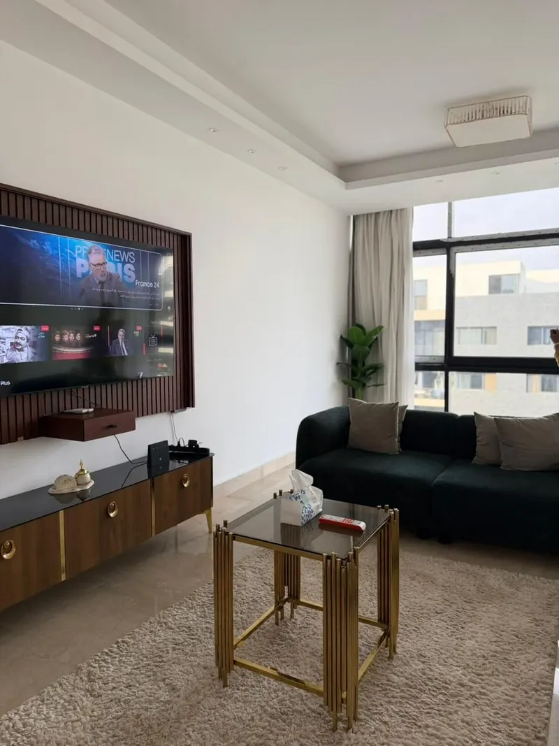 Emerald Dining over the Fountain Court — 3-Bedroom Apartment, New Cairo, photo 4