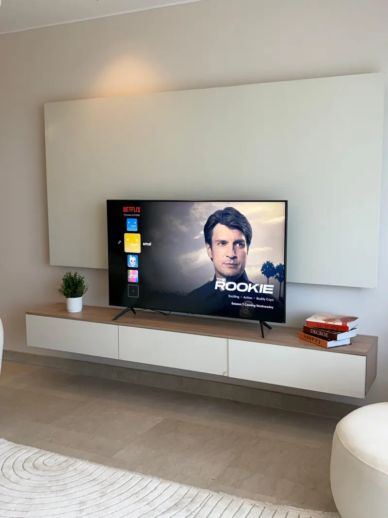 Library Wall and High Balcony — 3-Bedroom Apartment, Sheikh Zayed, photo 8