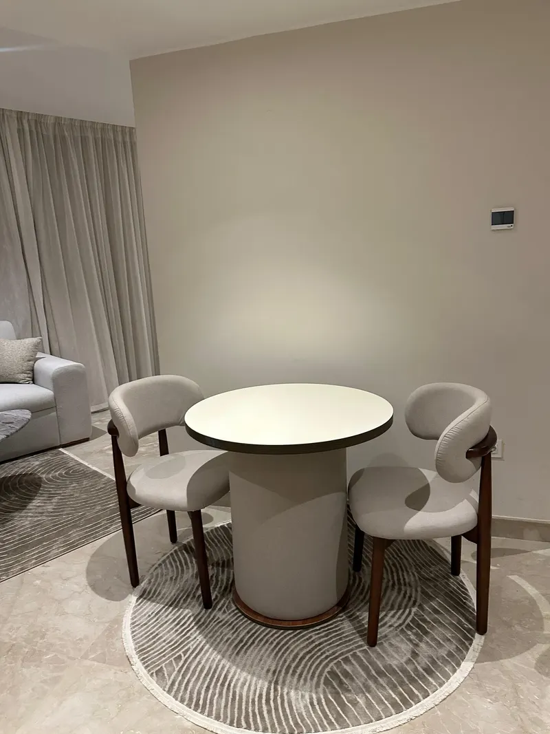 Marble Table and Arched Mirror — Studio, Sheikh Zayed, photo 5