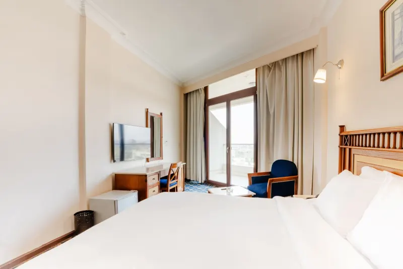 Executive Room king Bed City view Balcony