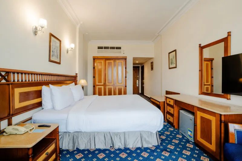 Executive Room King Bed Nile view Balcony — photo 6