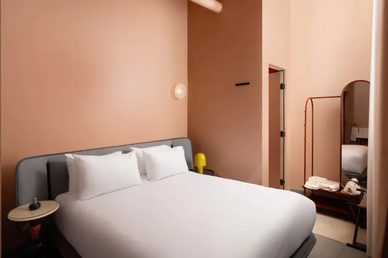 One Bedroom Apartment City View King bed In The Center OF Downtown Cairo — photo 3