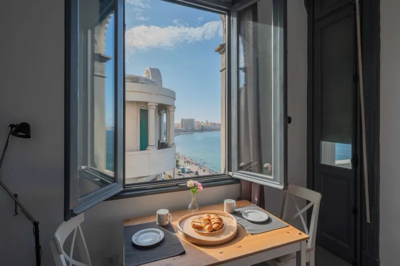 One Bedroom Apartment Sea View