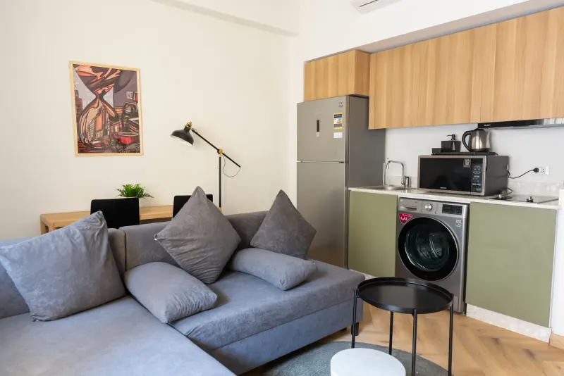 One-Bedroom Apartment with Balcony and City View In The Center Of Downtown Cairo, photo 5