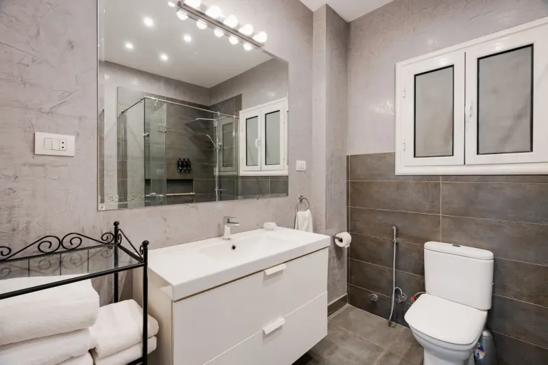One Bedroom Apartment With Balcony City View In The Center Of Zamalek — photo 6
