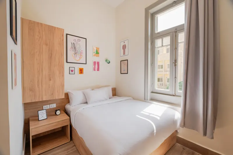 Standard Studio Queen bed