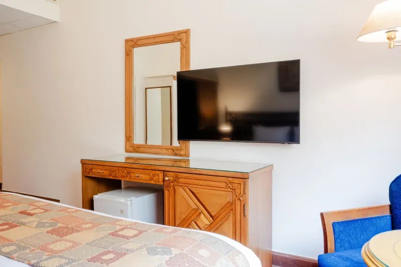 Standard triple room king bed and 2 Twin bed — photo 6