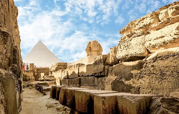 Giza Pyramids & Sphinx — 1