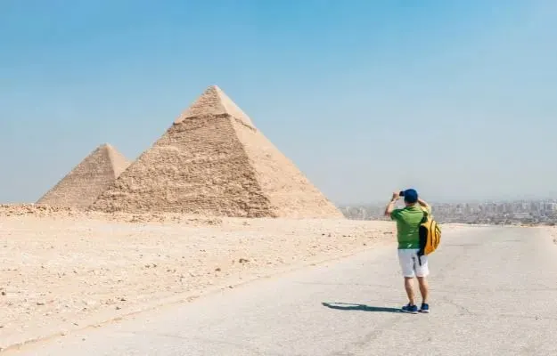 Explore the Giza Pyramids & Sphinx — 1