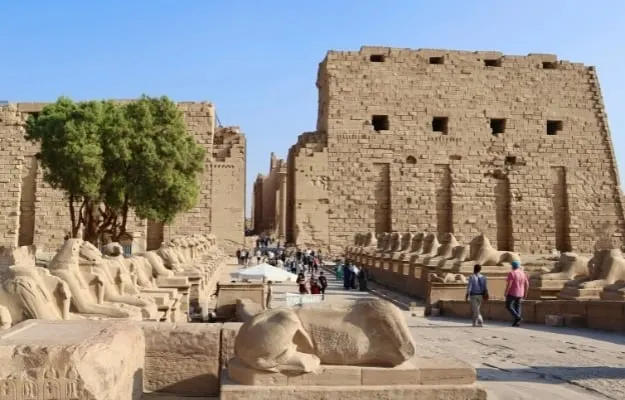 Journey from Hurghada to the City of the Pharaohs — 2