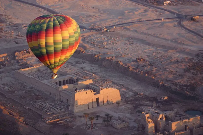 Magical Hot air balloon Ride in Luxor at Sunrise — 3