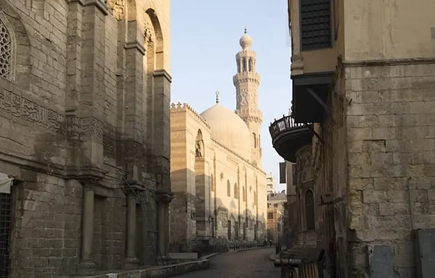 El Moez Street — 1