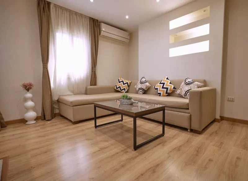 Nasr City 1-Bedroom with Backlit Wall Niches and Bar Seating, photo 5