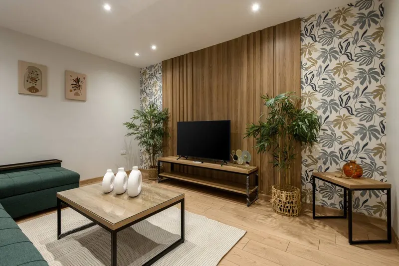 Nasr City 3-Bedroom with Emerald Sofa and Palm-Print Wall, photo 4