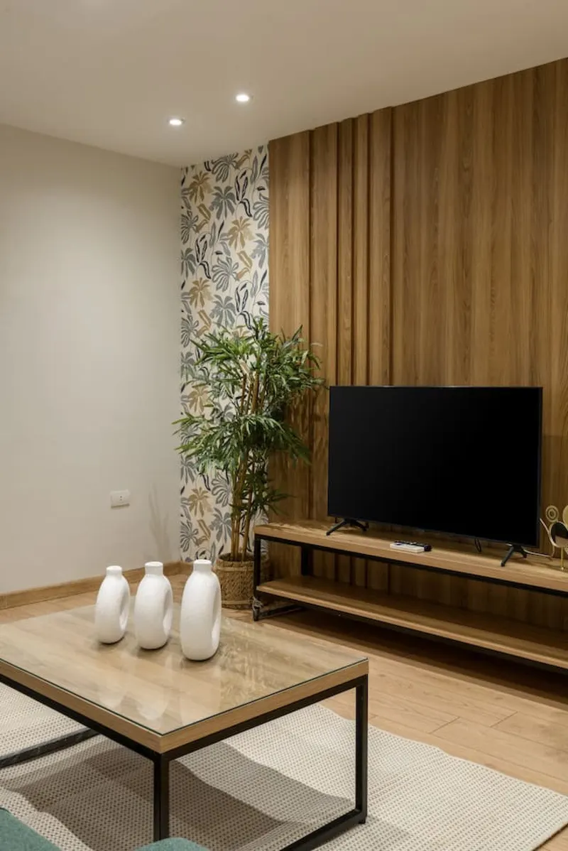 Nasr City 3-Bedroom with Emerald Sofa and Palm-Print Wall, photo 5