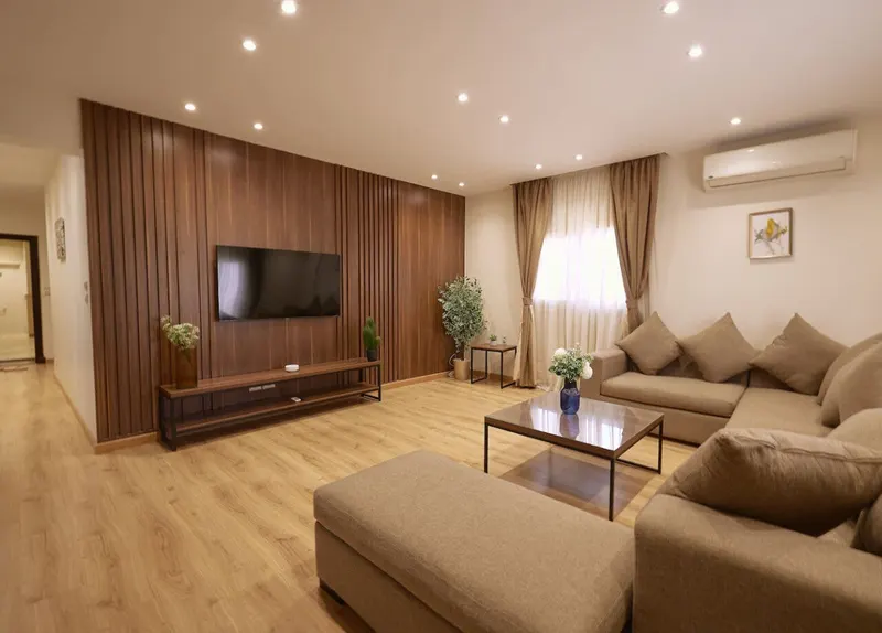 Nasr City Large 3-Bedroom with Bench Dining and Lit Niches, photo 3