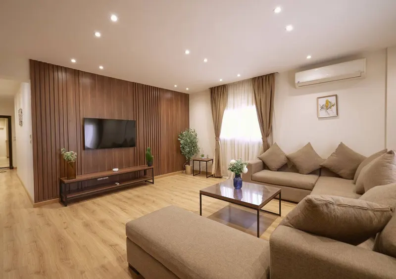 Nasr City Large 3-Bedroom with Bench Dining and Lit Niches, photo 4