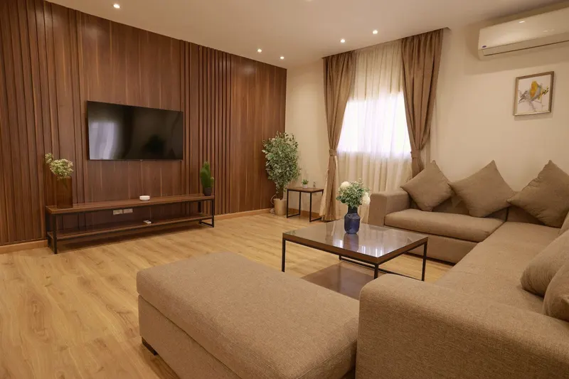 Nasr City Large 3-Bedroom with Bench Dining and Lit Niches, photo 5