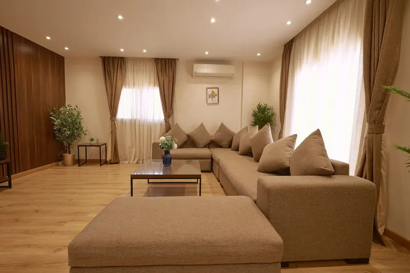 Nasr City Large 3-Bedroom with Bench Dining and Lit Niches, photo 7