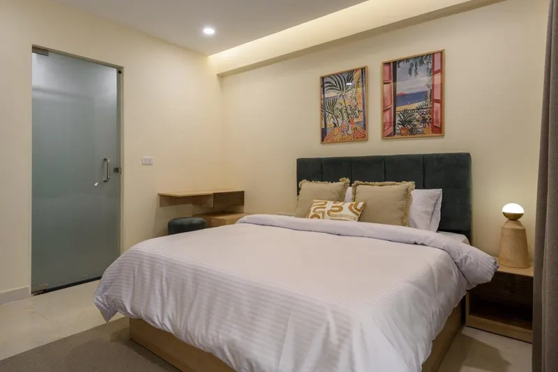 Heliopolis Airport Double Room with Matisse Prints, Lower Floor, photo 3