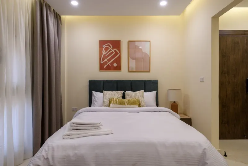 Heliopolis Airport Double Room with Seating Alcove, Lower Floor, photo 4
