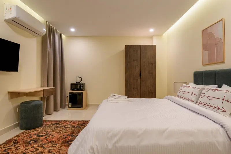 Spacious Heliopolis Airport Double Room with Sofa, Lower Floor, photo 2